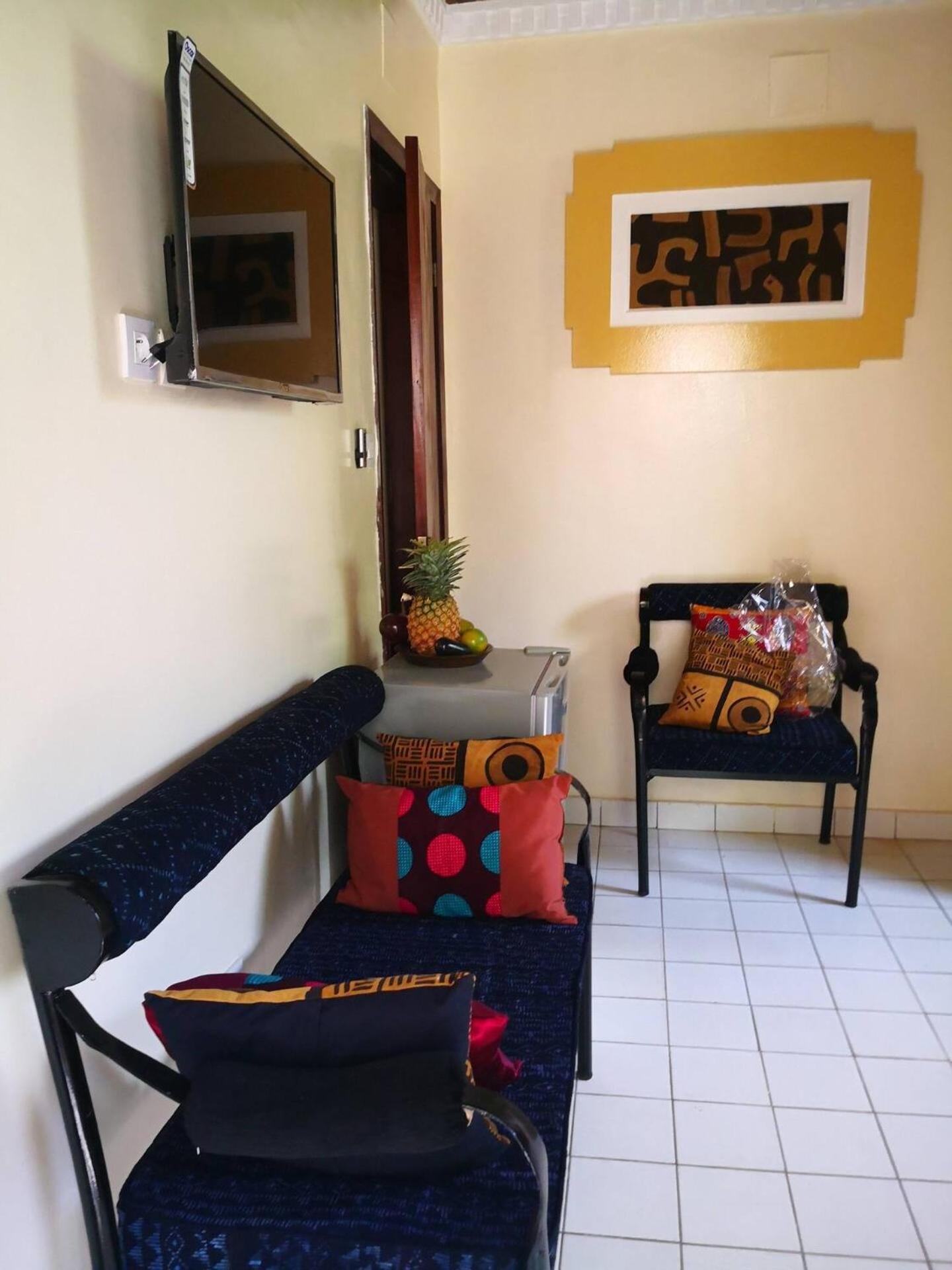 Tout Confort Avec Jardin Entree Bastos Yaounde Ngoại thất bức ảnh