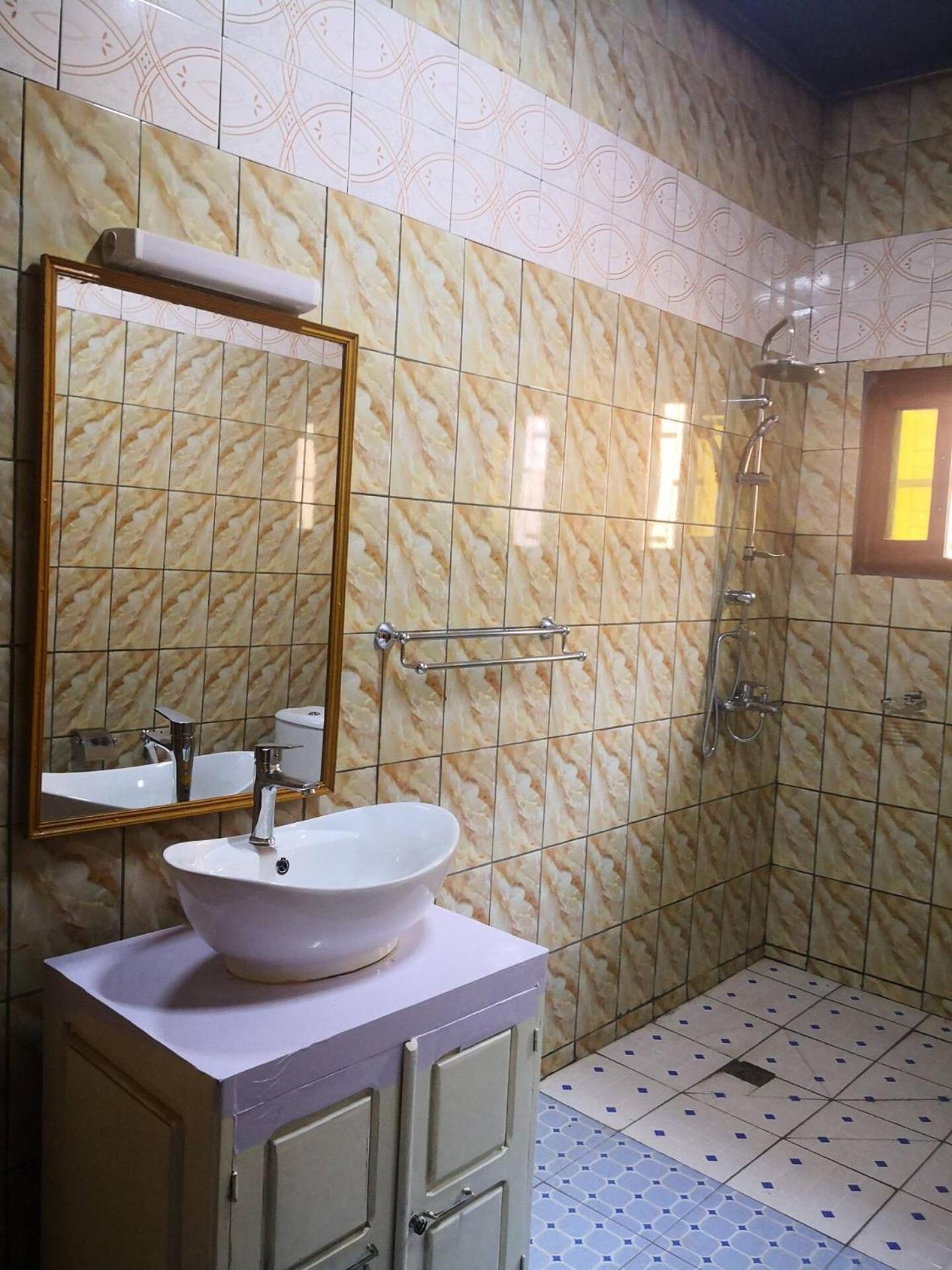 Tout Confort Avec Jardin Entree Bastos Yaounde Ngoại thất bức ảnh